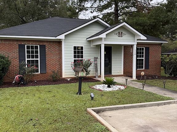 2nd image of 218 Glade Ln