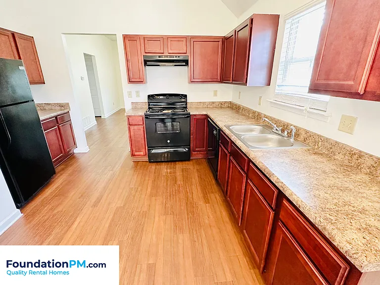 1314 Crosstown Ct — Photo 4