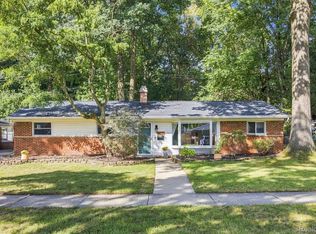 18329 Norwich Rd, Livonia, MI 48152