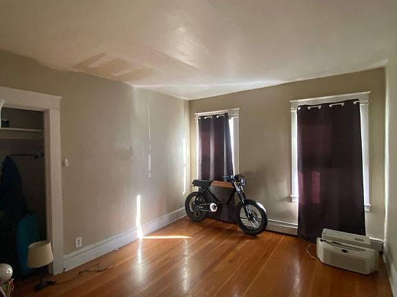 4th image of 359 River Ave #2