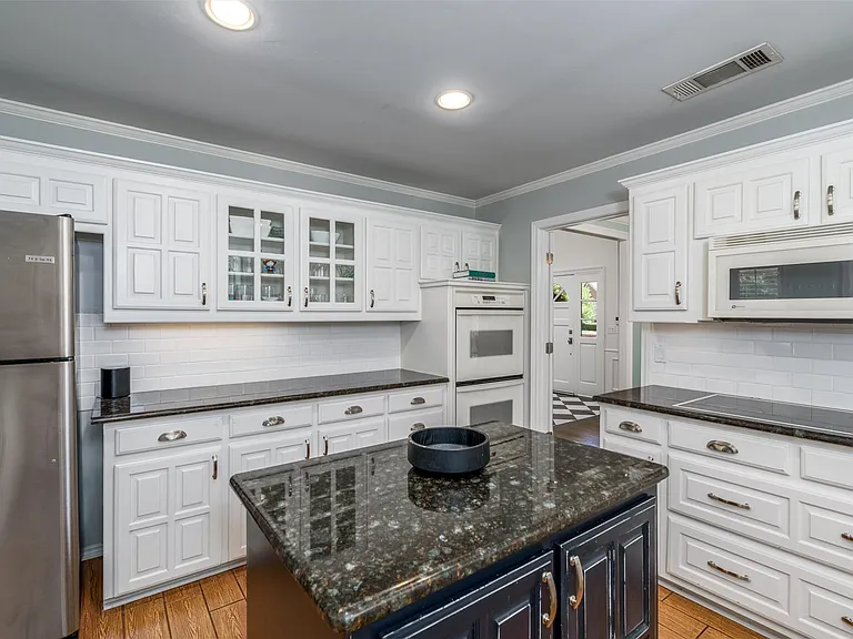 3209 Gary Dr — Photo 17