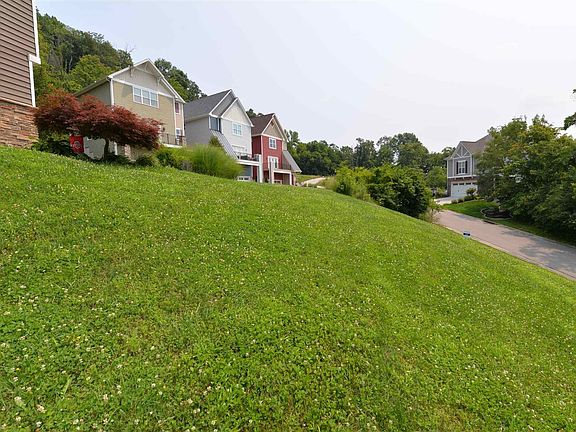 4th image of 906 Treeline Dr