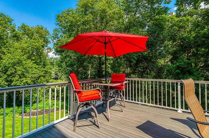 5498 Maple Ridge Ct — Photo 38