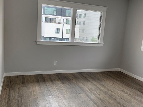 4th image of 5013 Rosewood Ave #3