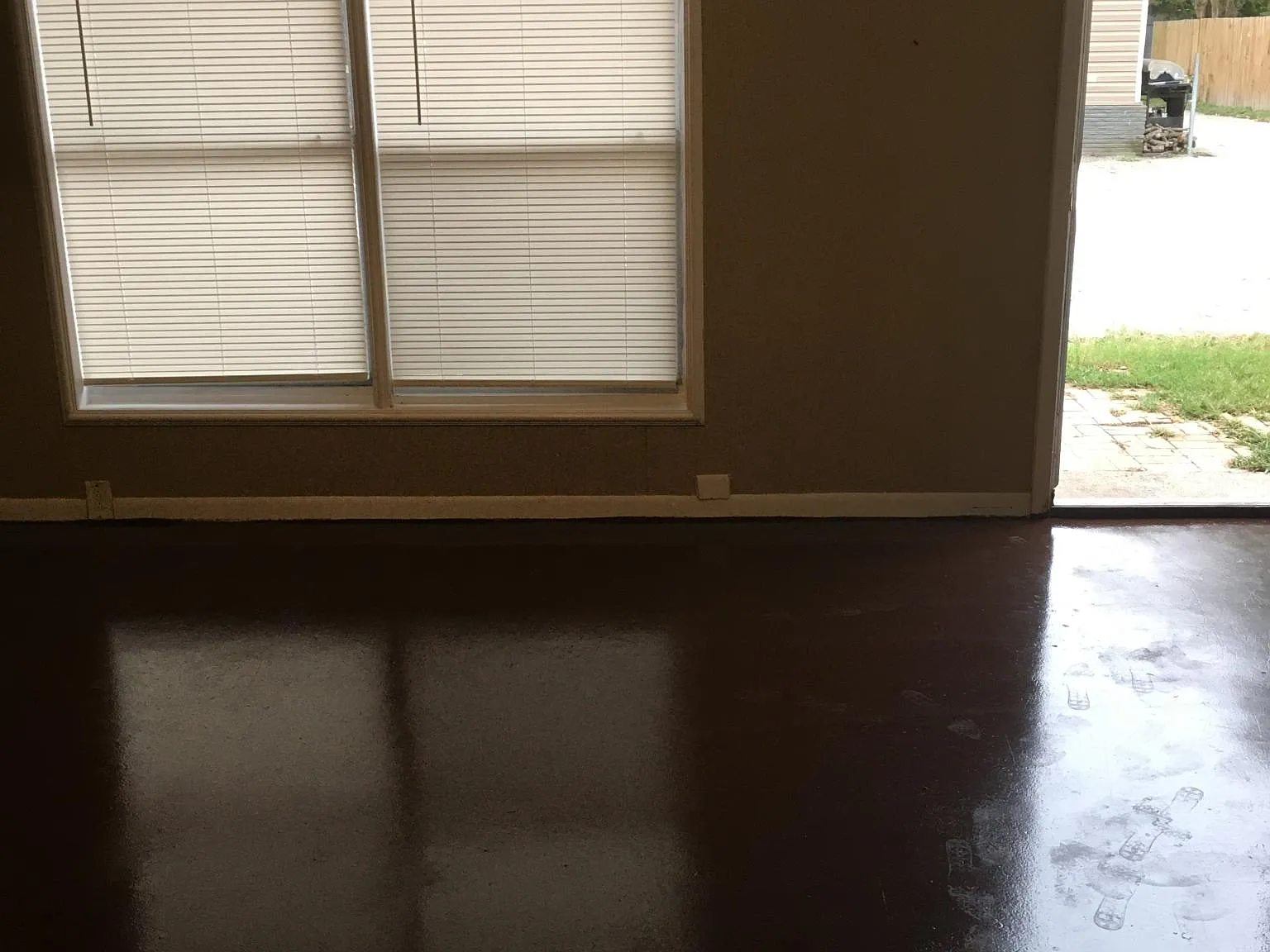 414 Morton Ave — Photo 2