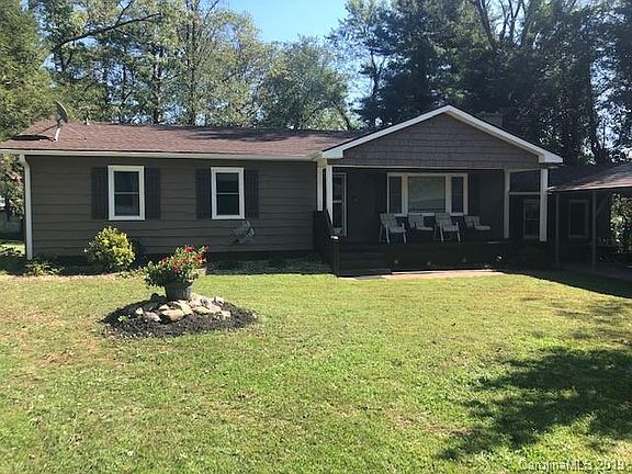 4th image of 104 Browning Ave