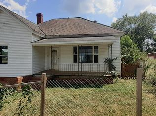 12 Lee St, Ware Shoals, SC 29692
