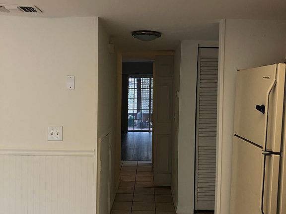 3rd image of 7312 Alvina St #B