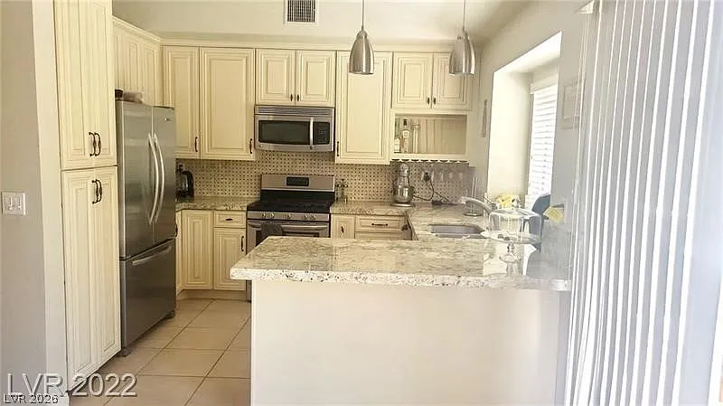 Building Photo - 3301 Beach Port Dr