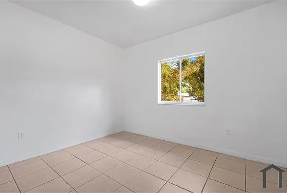 33 E 20th St #205 — Photo 17
