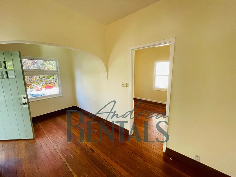 5742 Hermann St — Photo 10