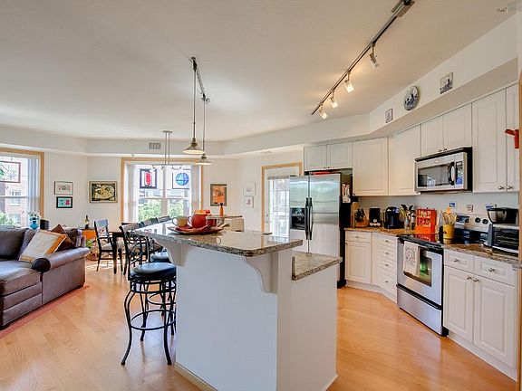 4th image of 1800 Graham Ave Unit 318