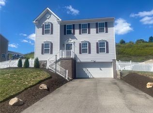 422 Labrador Ln, Clairton, PA 15025