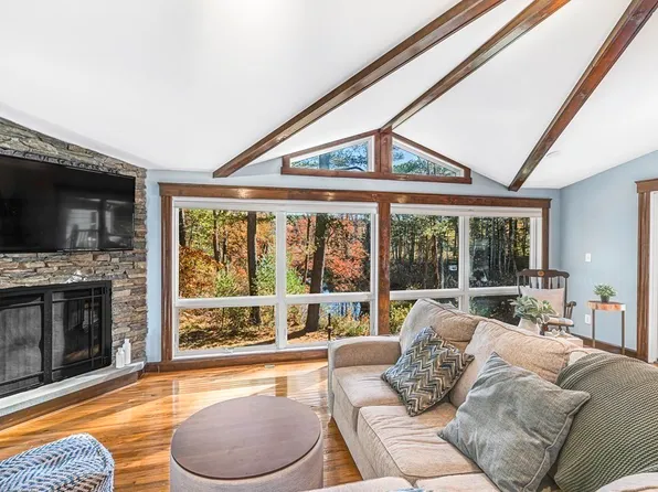 15 Ridgefield Rd, Norfolk, MA 02056