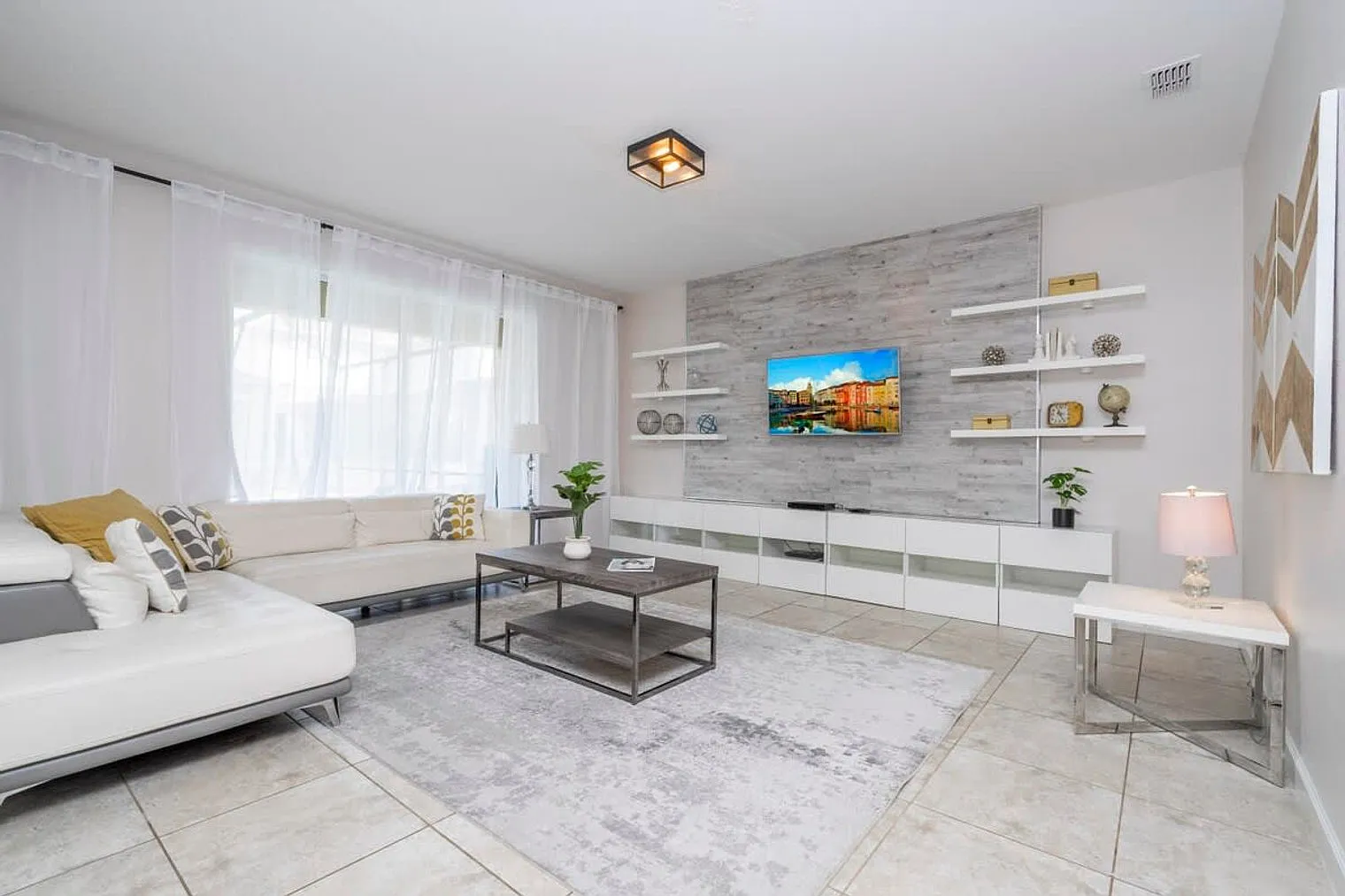 6 bed, 5.0 bath, 3810 sqft, $4,951 — Photo 2