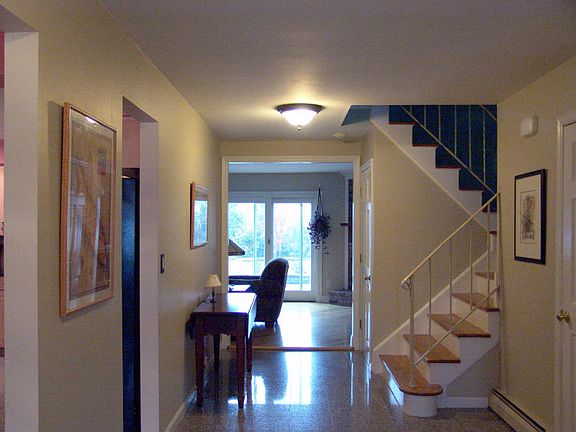 2nd image of 577 Gifford Ave
