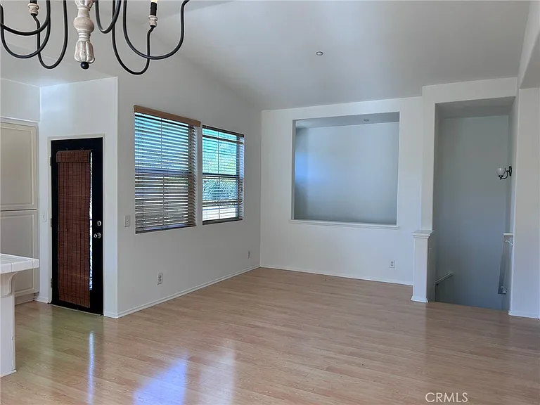 3506 Orangewood — Photo 4