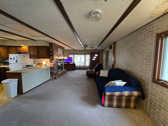 3rd image of 301 E Green St