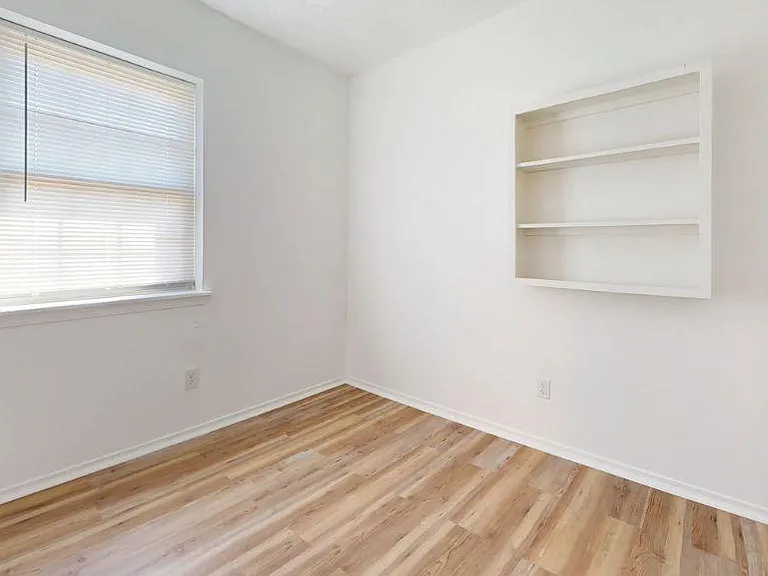 603 Seminole Dr — Photo 6