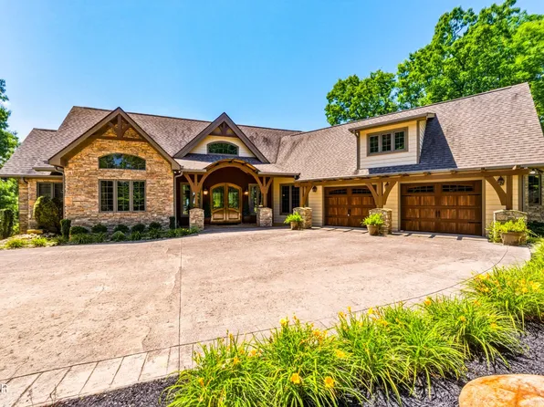 824 Laurel Top Way, Gatlinburg, TN 37738