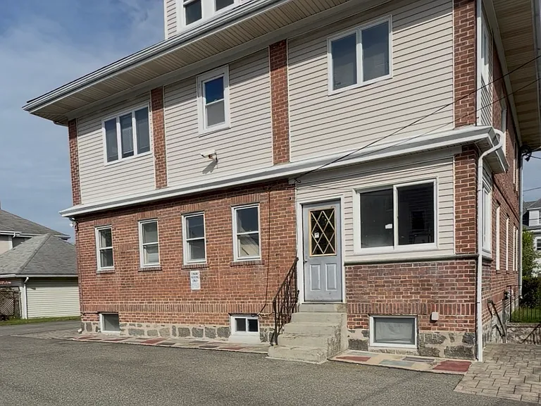 82 Verchild St #4 — Photo 7