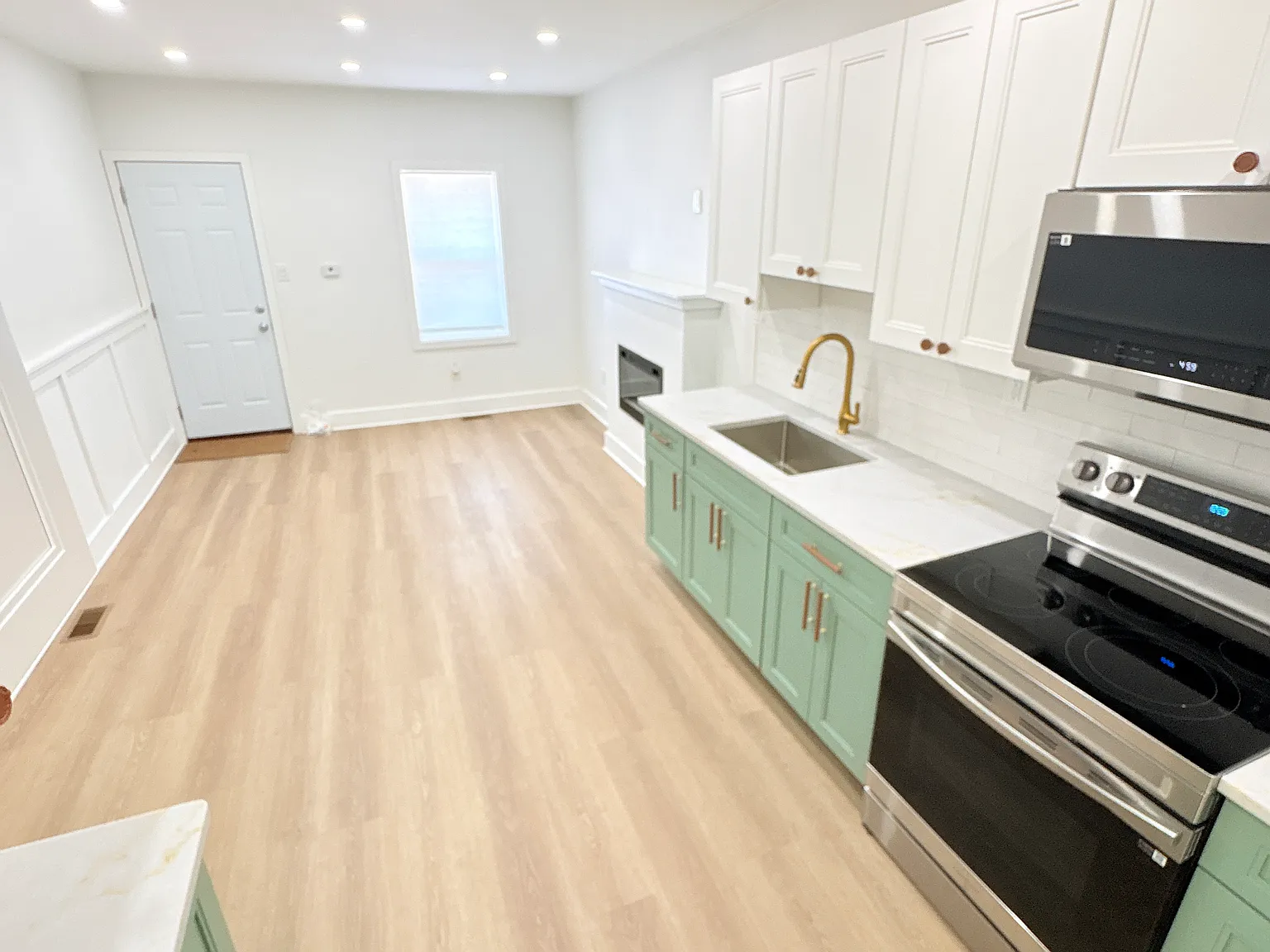 2 bed, 800 sqft, $2,250 — Photo 3