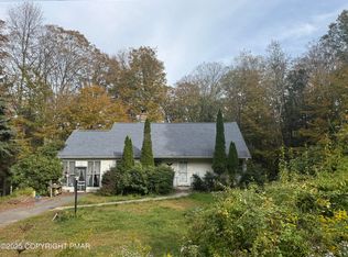 754 Carlton Rd, Newfoundland, PA 18445