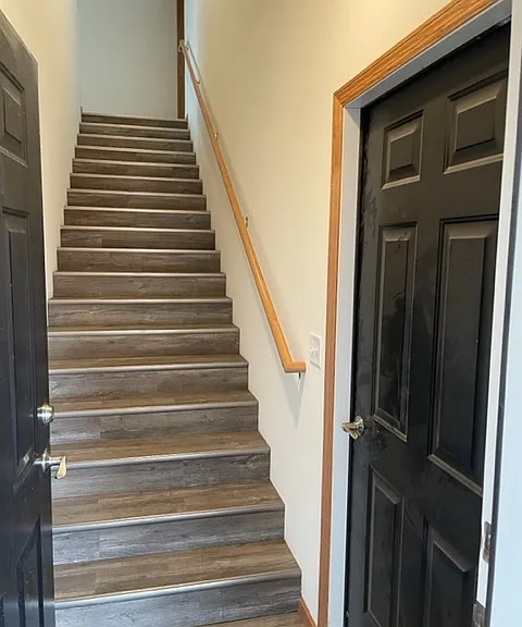 1440-1450 Peterson Dr — Photo 3