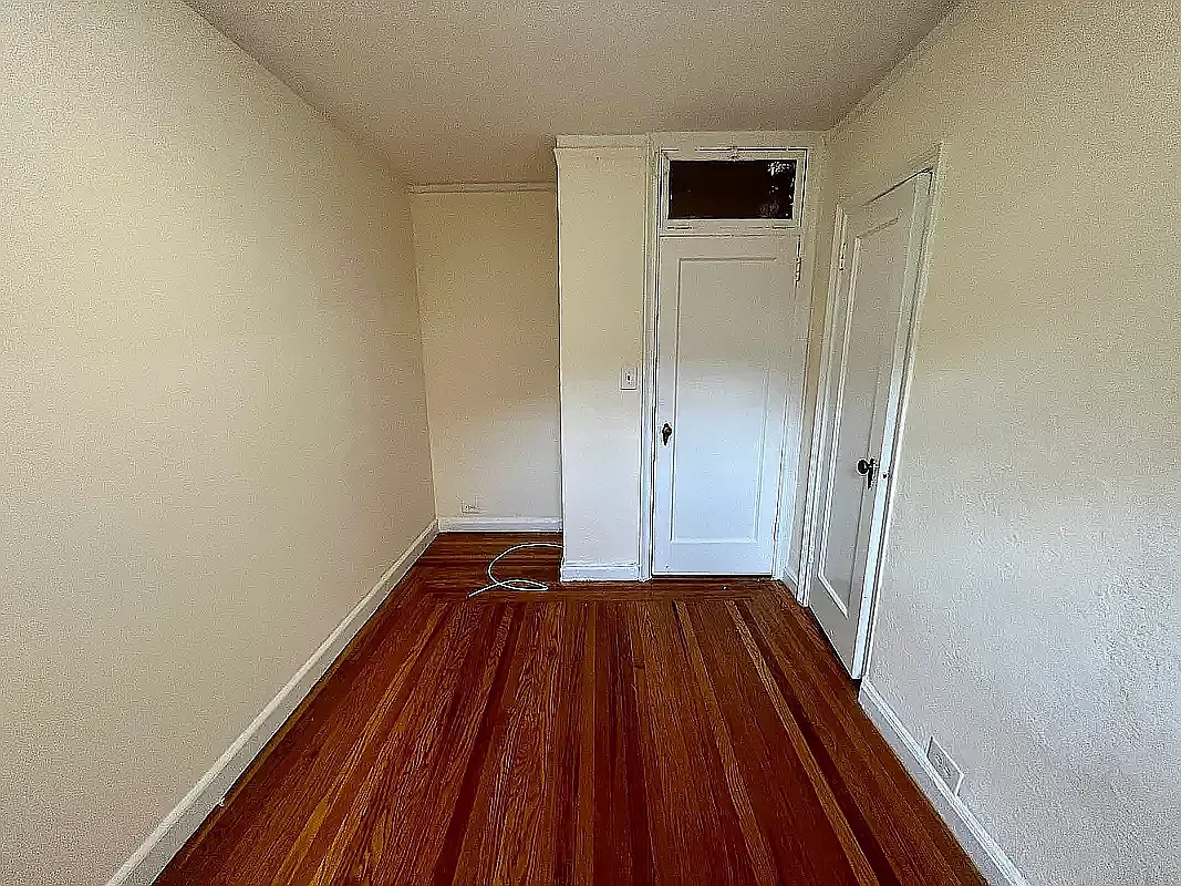 2728 Henry Hudson Pkwy — Photo 4