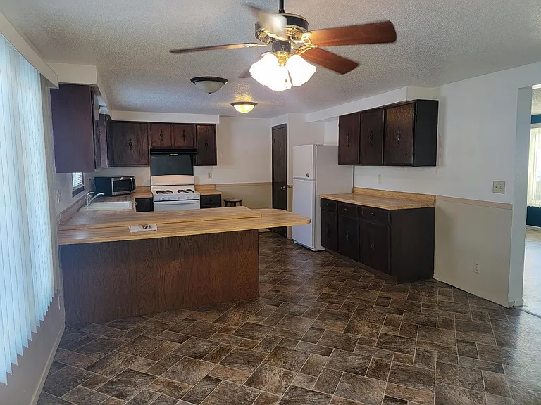 48 Rose Park SW — Photo 15