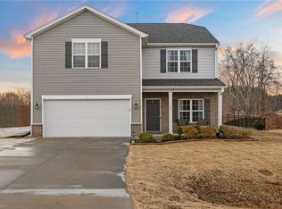 388 Altavista Dr, Clemmons, NC 27012