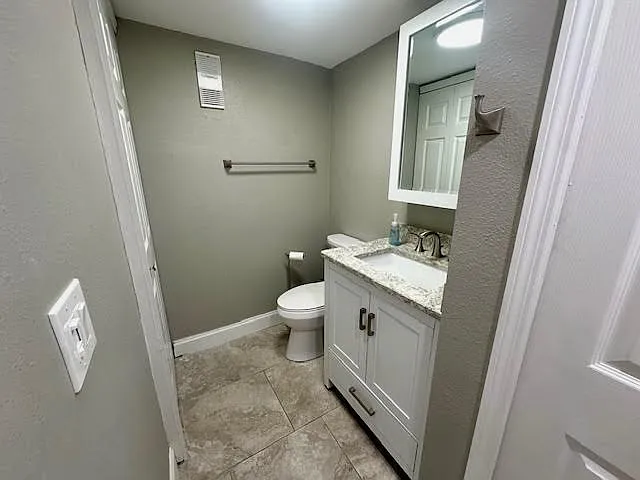 1/2 bathroom