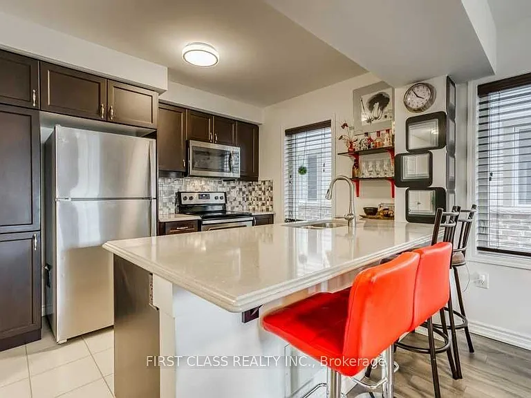 629 Laking Ter — Photo 16