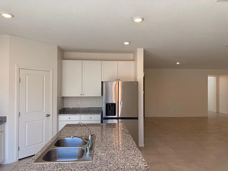 5961 Bruselas St — Photo 10