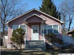15 E 1st St, Howell, NJ 07731