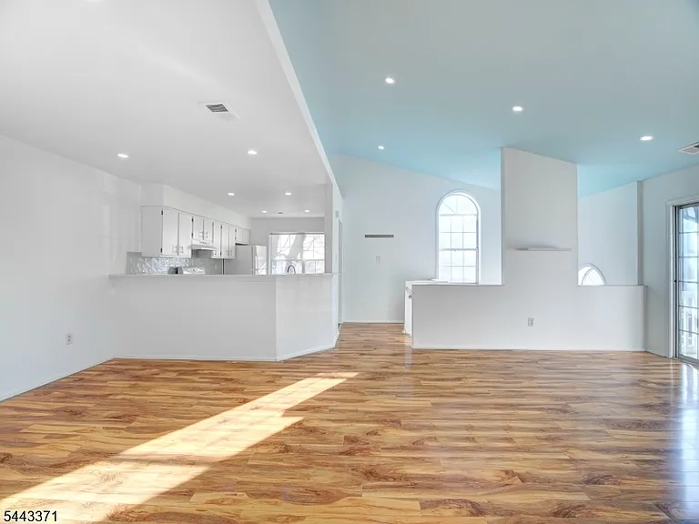 142 Harvest Ln — Photo 11