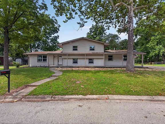 2nd image of 1941 Indian Trail Dr