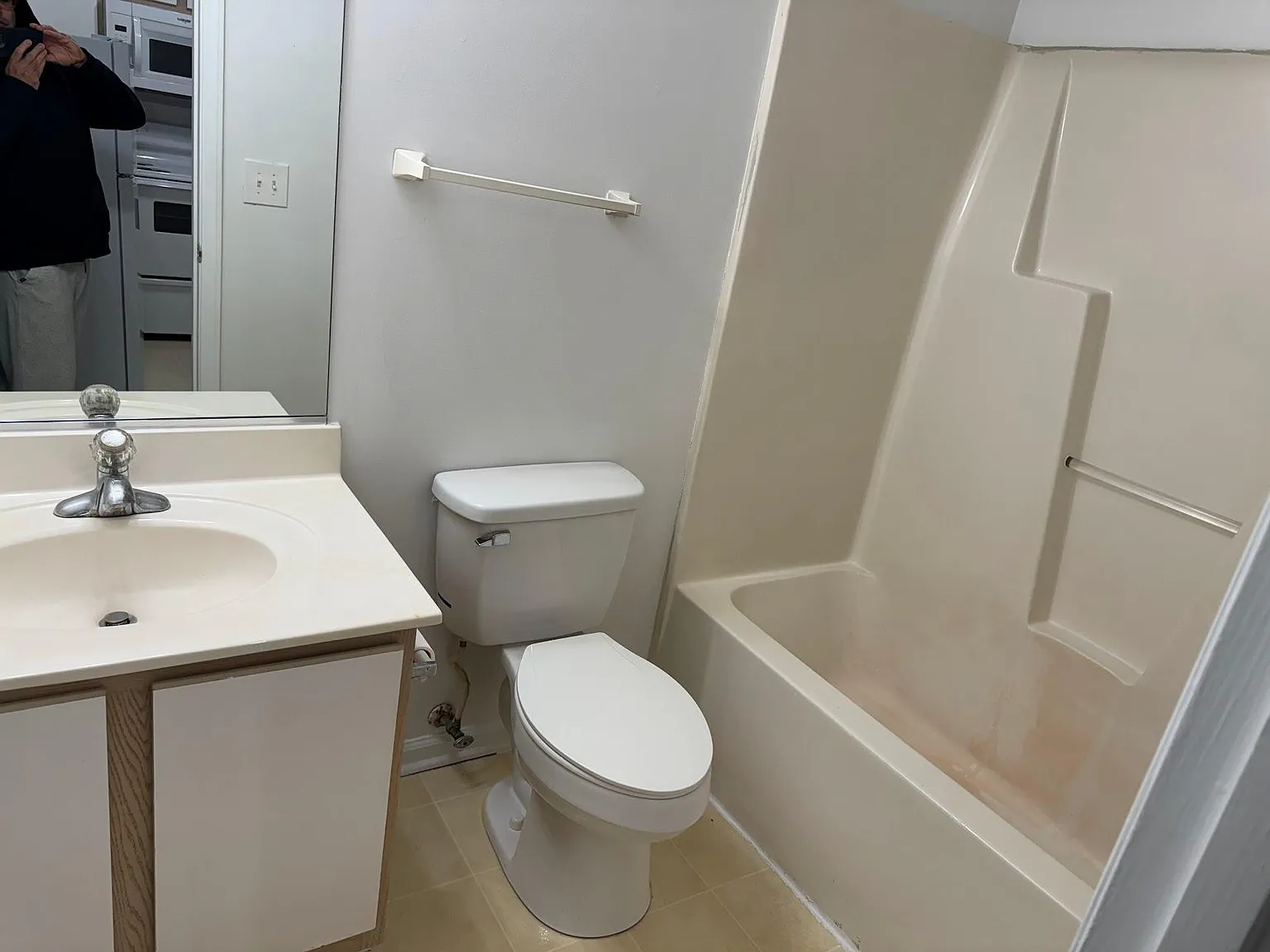 1 bed, 700 sqft, $1,100 — Photo 3