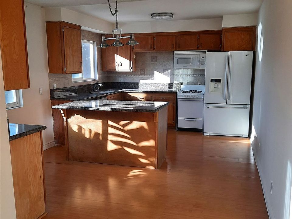 1st image of 310 N Van Ness Ave APT 8