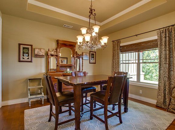 5th image of 150 Stoneledge Dr