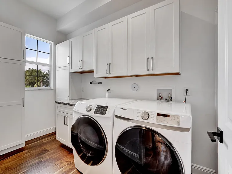 500 NE Wavecrest Way — Photo 53