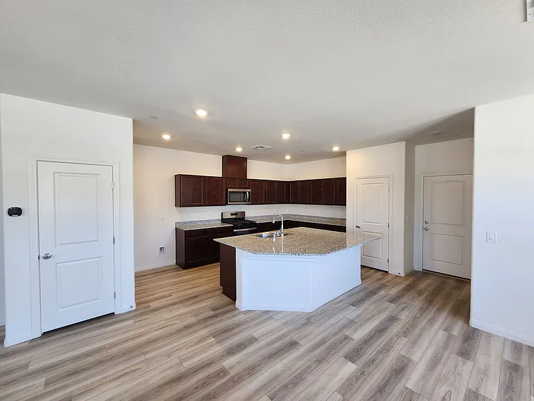2605 Aversa St — Photo 3