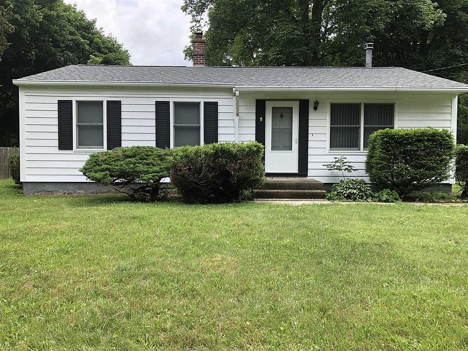 1st image of 11 Crum Elbow Dr