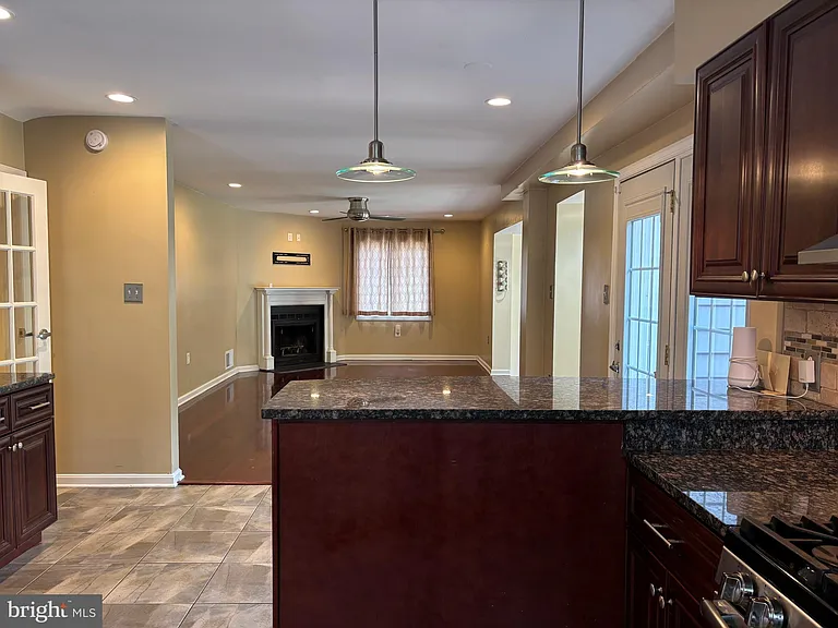 3913 Parsons Rd — Photo 29