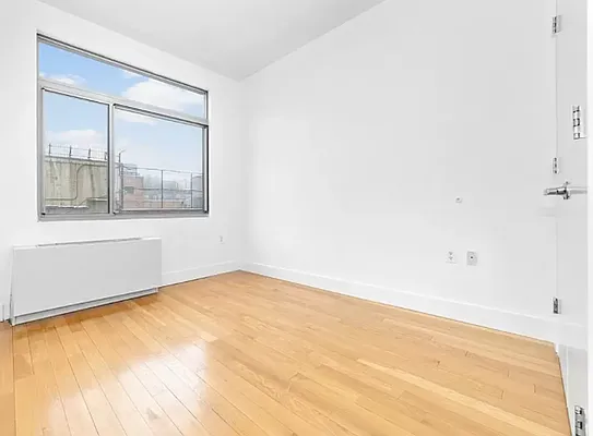 Rented by Bushburg | media 27