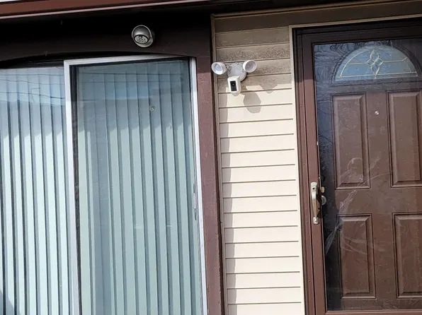 25032 Pendleton Dr, Southfield, MI 48034