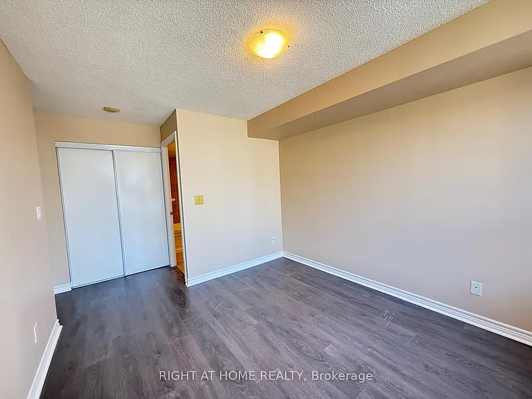 310 Burnhamthorpe Rd W #2101 — Photo 29
