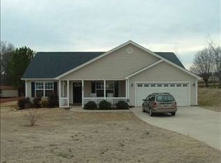 122 Middlebrooke Ln, Wellford, SC 29385