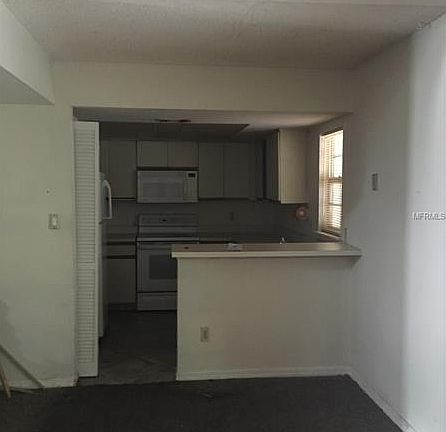 2nd image of 4061 Crossroads Pl
