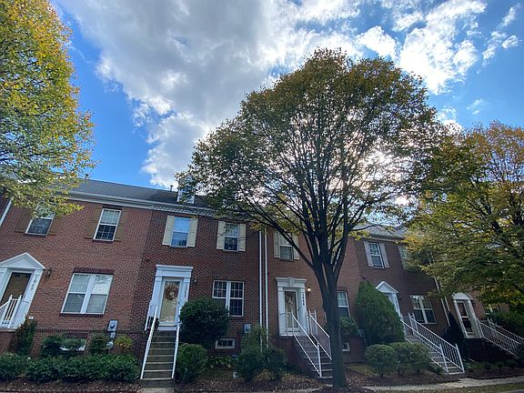 2nd image of 1646 Coopers Way